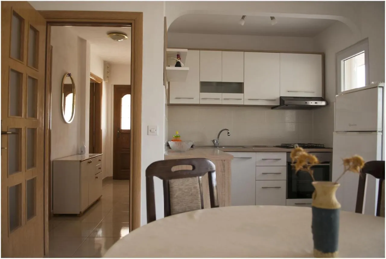 Apartment Mala Lamjana 8449A Kali 0*,  Croatia